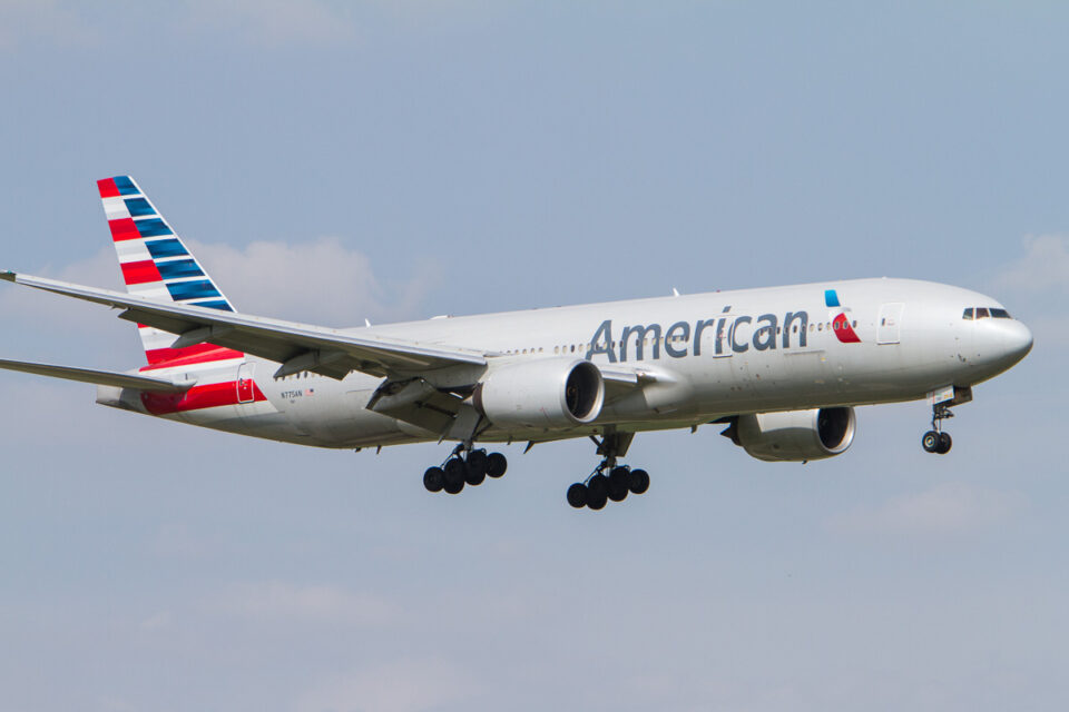 American Airlines flight attendants ratify new agreement