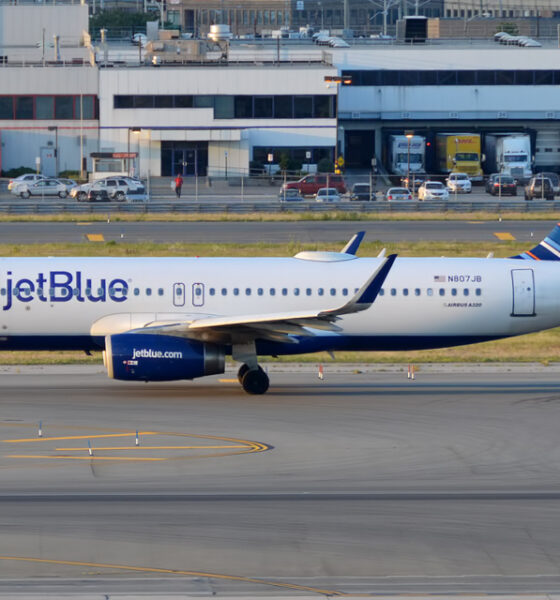JetBlue Urges U.S. Authorities to Block KLM's JFK Access Amid Schiphol Concerns