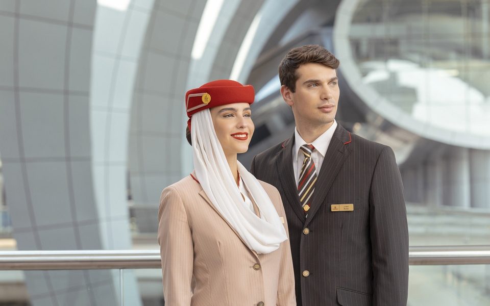 How many cabin crew personnel are currently employed by Emirates