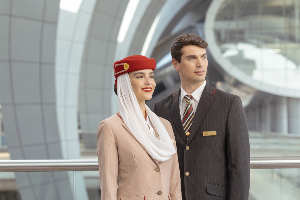 How many cabin crew personnel are currently employed by Emirates