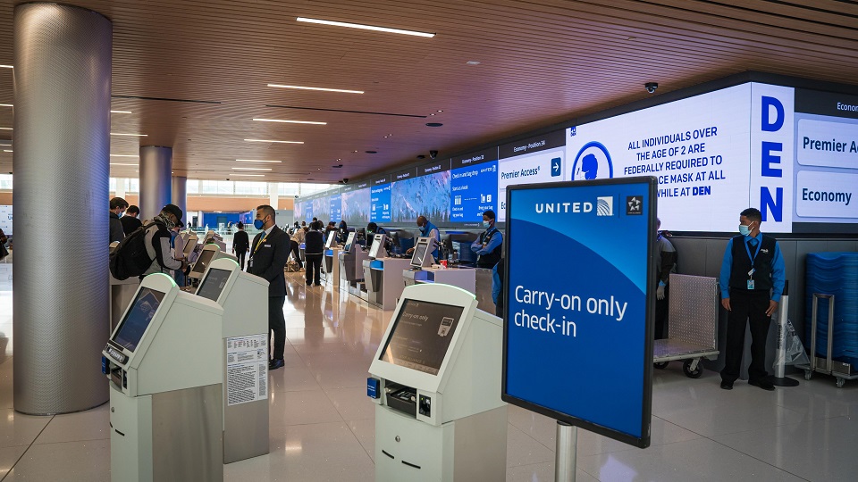 United Airlines Implements New Boarding Strategy Prioritizing Window Seat Passengers