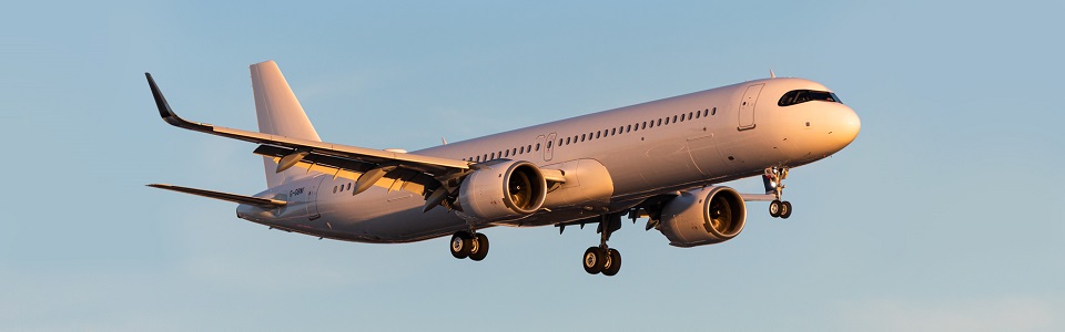 Titan Airways Airbus A321 flies with missing windows