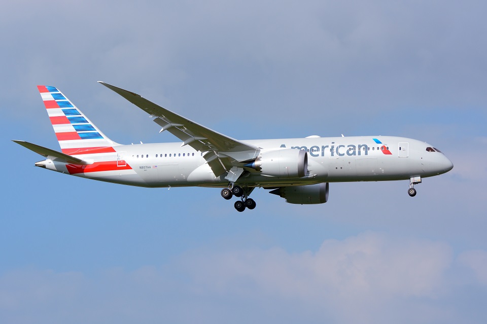 Passenger Smashes American Airlines Counter with Hammer Over Fake Ticket