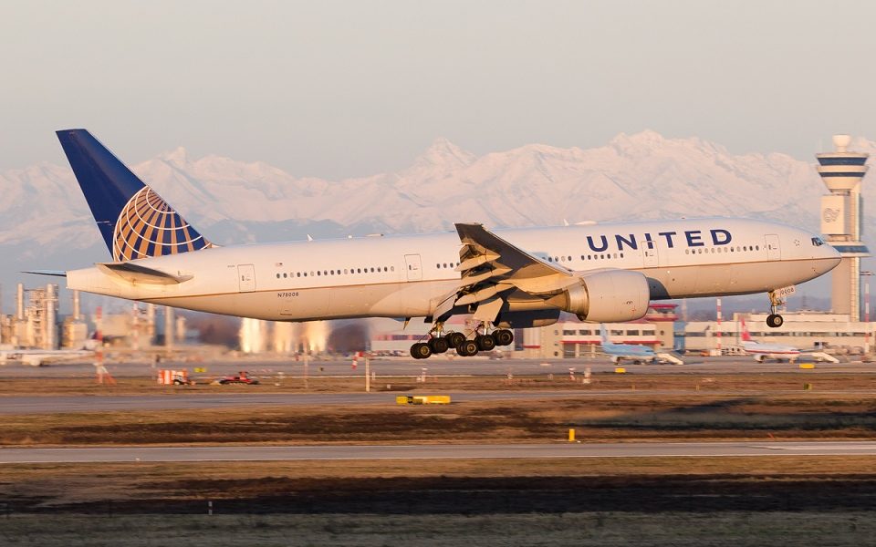 United Flight to China Makes U-Turn Mid-Air After Pilot Forgets Passport, Causing 6h Delay