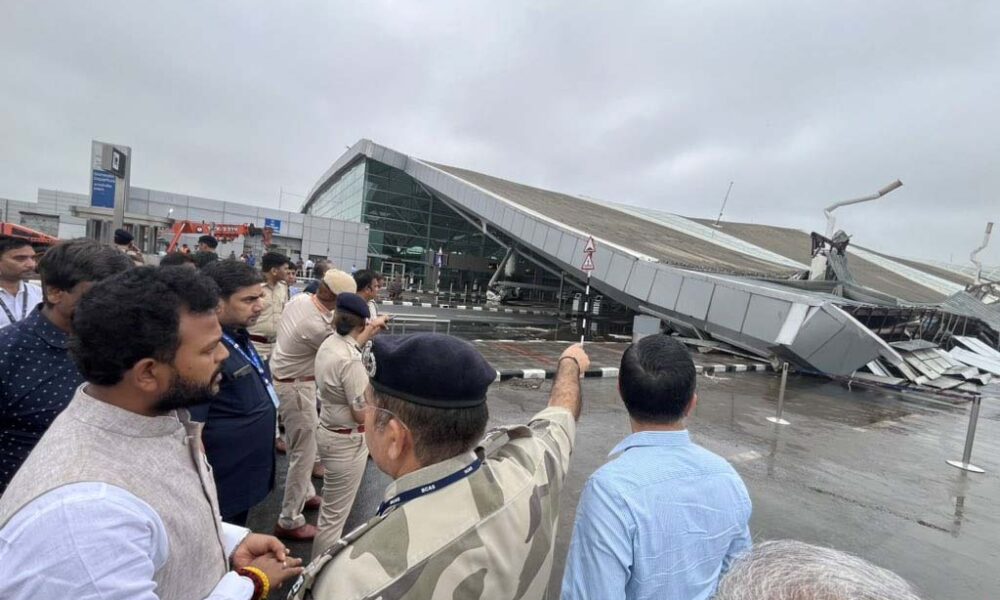 Delhi Airport Roof Collapse: SpiceJet, IndiGo Suspend Flights