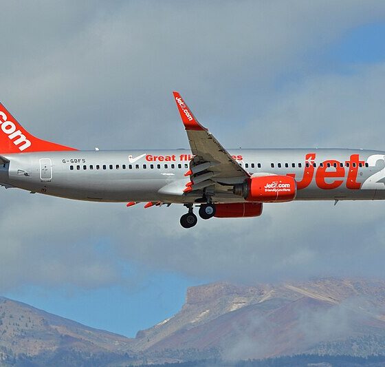 Yoga in the Aisle: A Passenger's Unexpected Moment on a Jet2 Flight