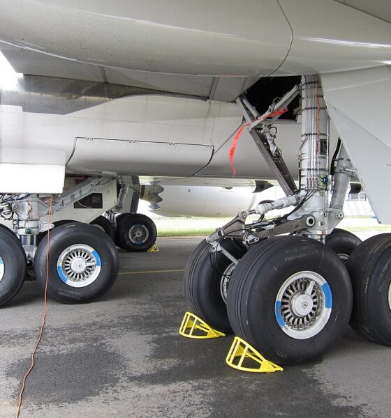 Why Planes Make That Loud Blast After Landing – Explained!