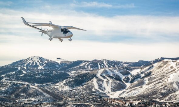 World’s First Electric Passenger Flight Covers 130 km at Just ₹700 Cost