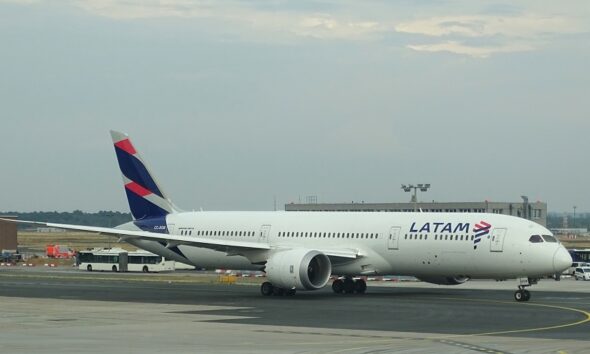 LATAM Boeing 787 Forced Back to LA After Emergency RAT Deployment Mid-Air