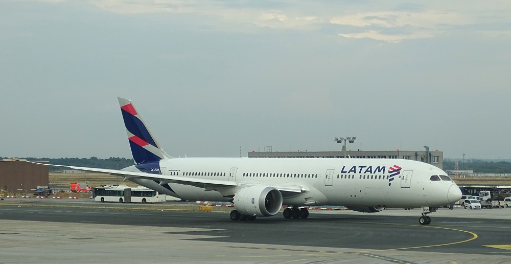 LATAM Boeing 787 Forced Back to LA After Emergency RAT Deployment Mid-Air
